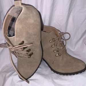 Restricted women’s tan suede booties size 8.5